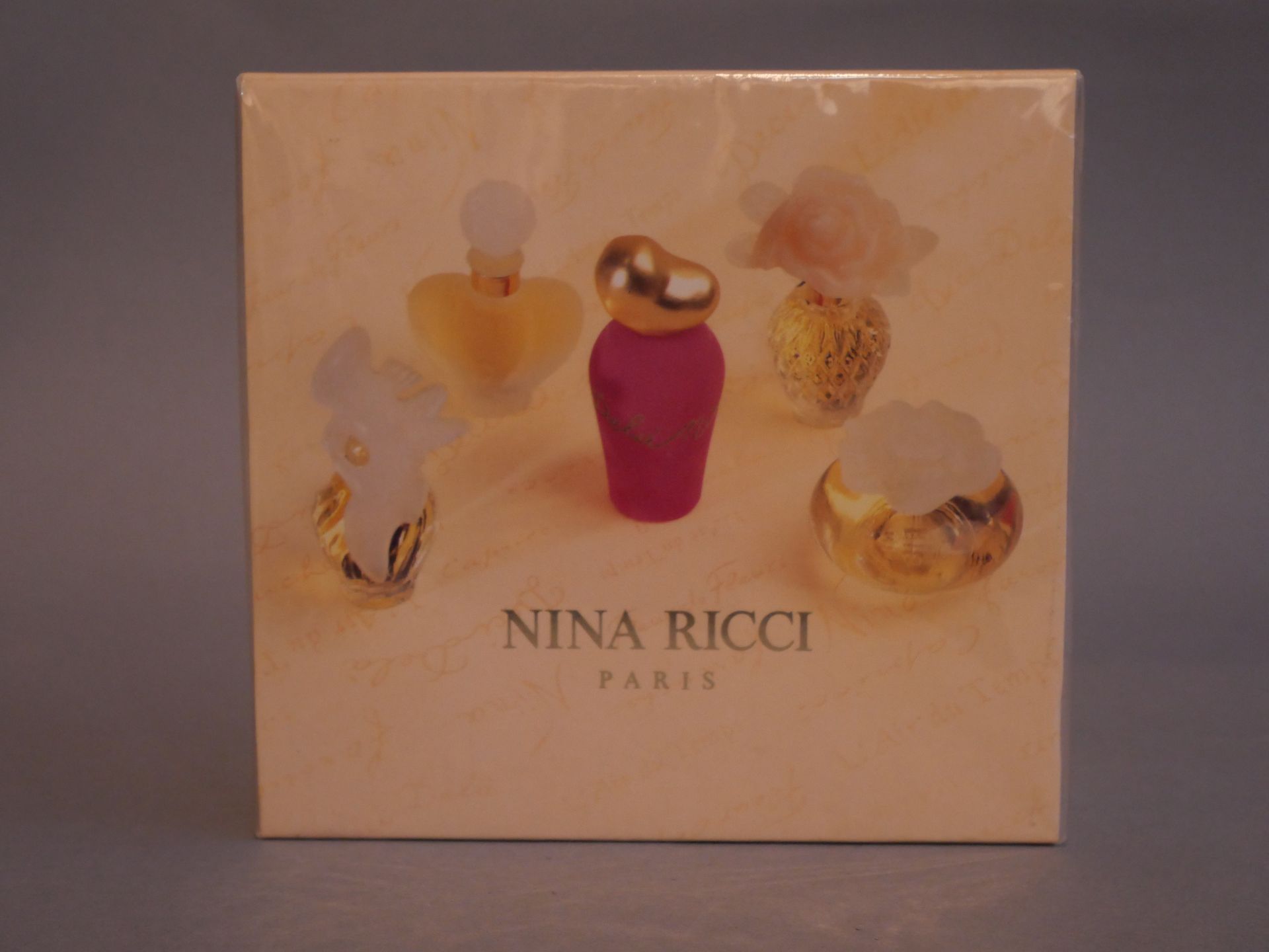 Null NINA RICCI Coffret titré contenant 5 miniatures homothétiques dont « L’air &hellip;