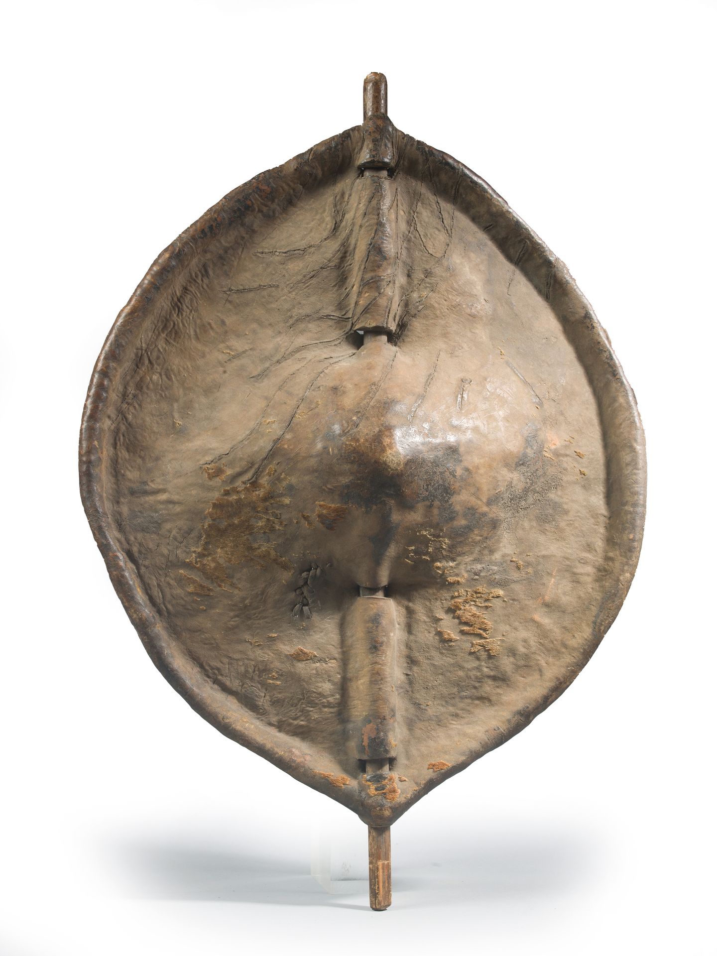 Null BOUCLIER DINKA

Soudan XIXe-XXe siècle

Bois et peau

49 x 69 cm