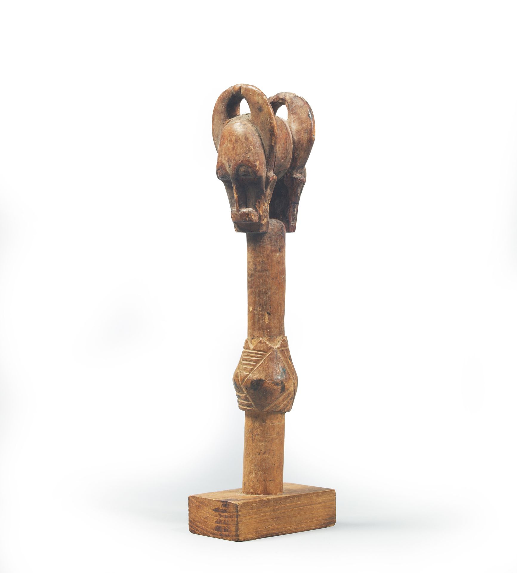 Null 罐顶

鲍勒，象牙海岸 20世纪

带铜锈的木材

21 x 5 厘米