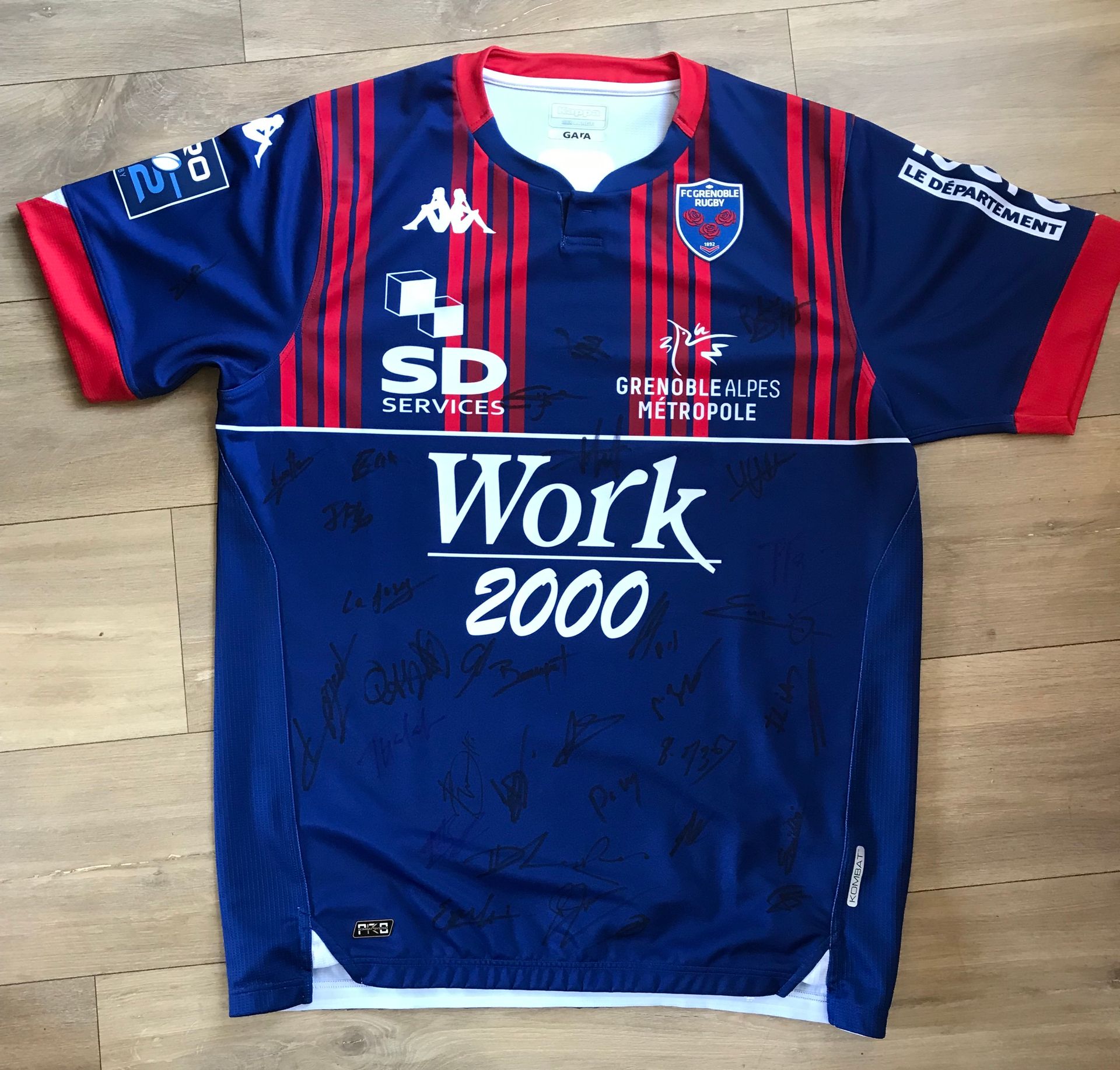Null 
 Maillot de Grenoble Rugby dédicacé
