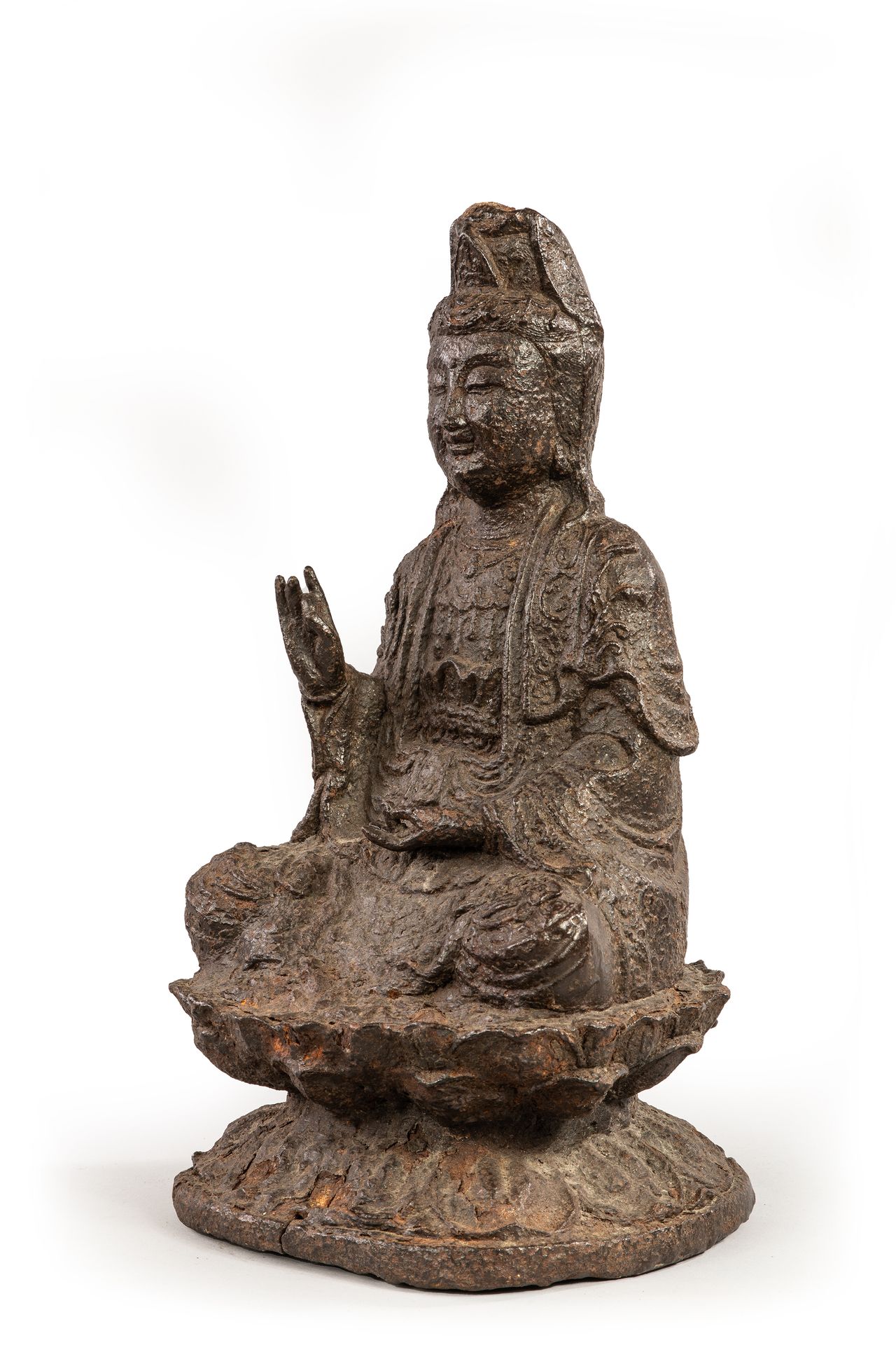 Null 
坐在 "vitarka-mudra "位置上的Kwan，是明朝铁铸的释法姿态。高：40厘米
