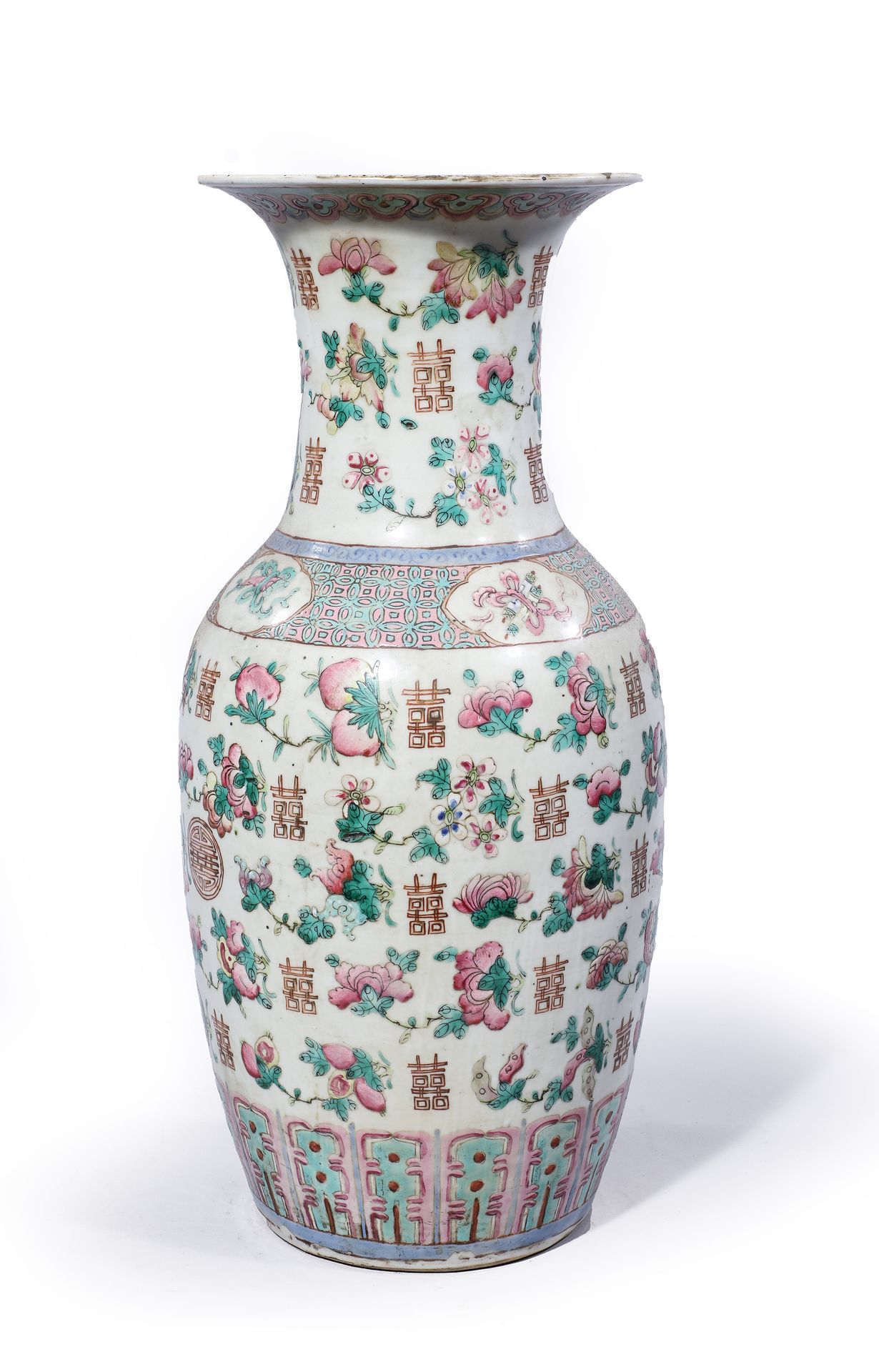 Null 
Vaso decorato con ideogrammi e fiori.

Cina Canton 19° secolo

H. 46 cm

(&hellip;