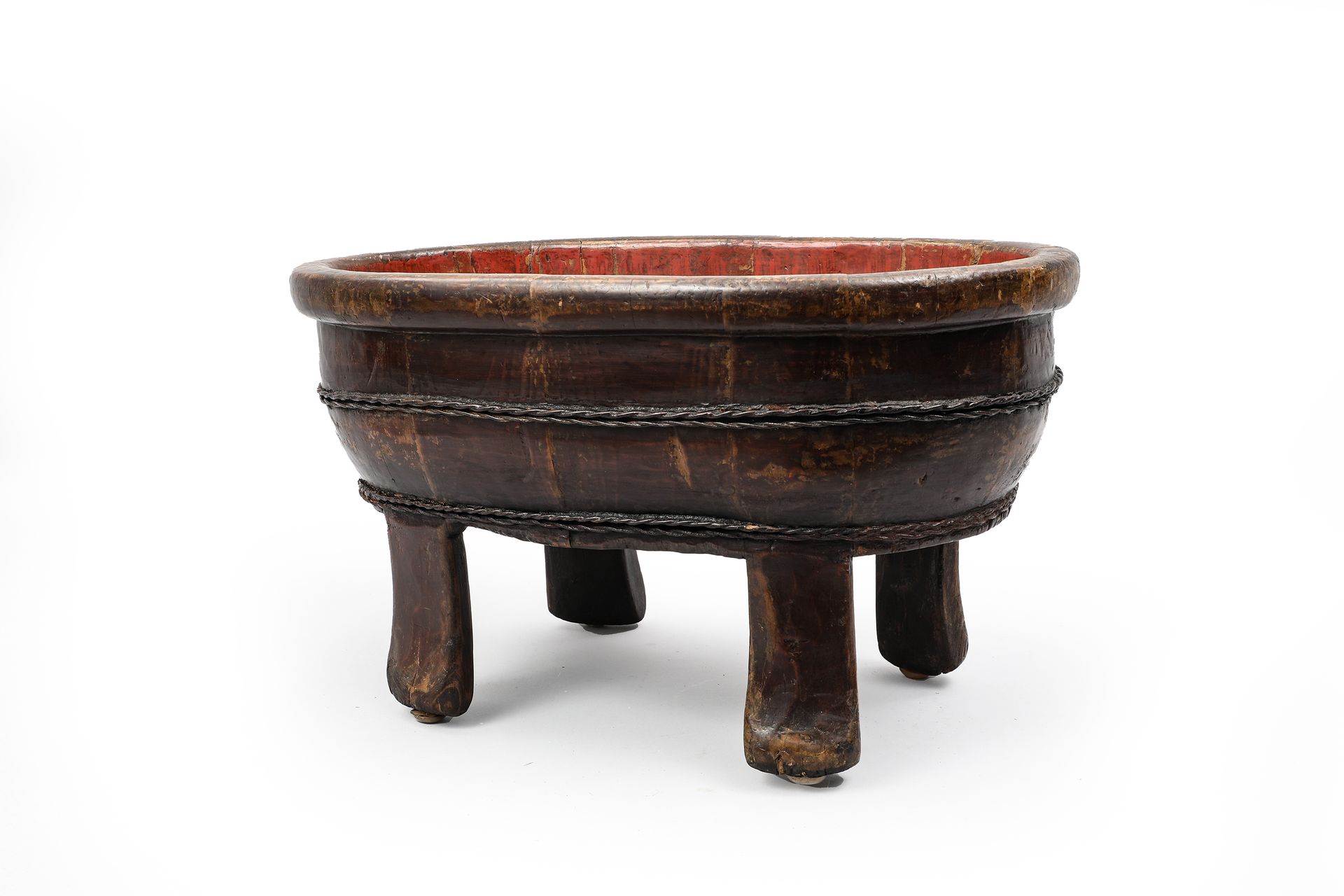 Null 
Lacquered wood planter. China 20th century

H. 29 cm W 39x 27 cm