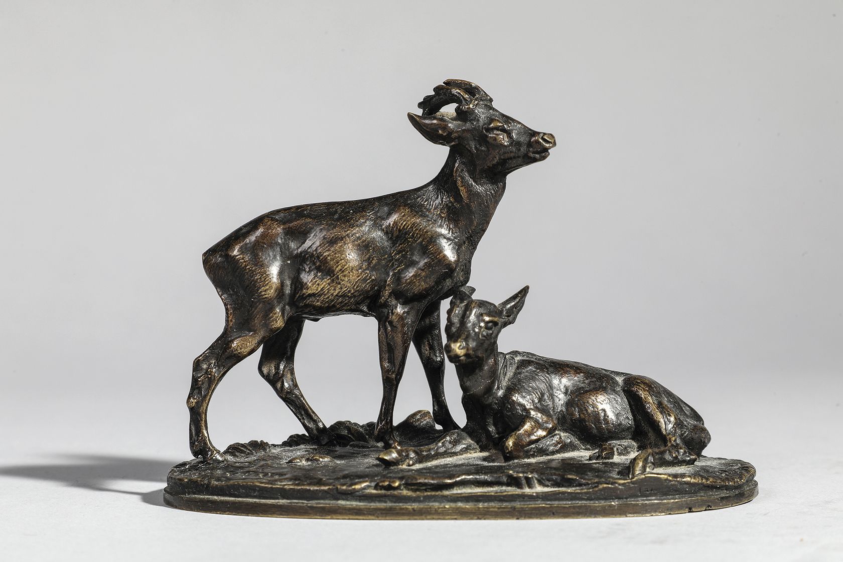 Pierre-Jules Mene (1810-1879) 
 

BROCARD ET SON PETIT

Sculpture en bronze à pa&hellip;