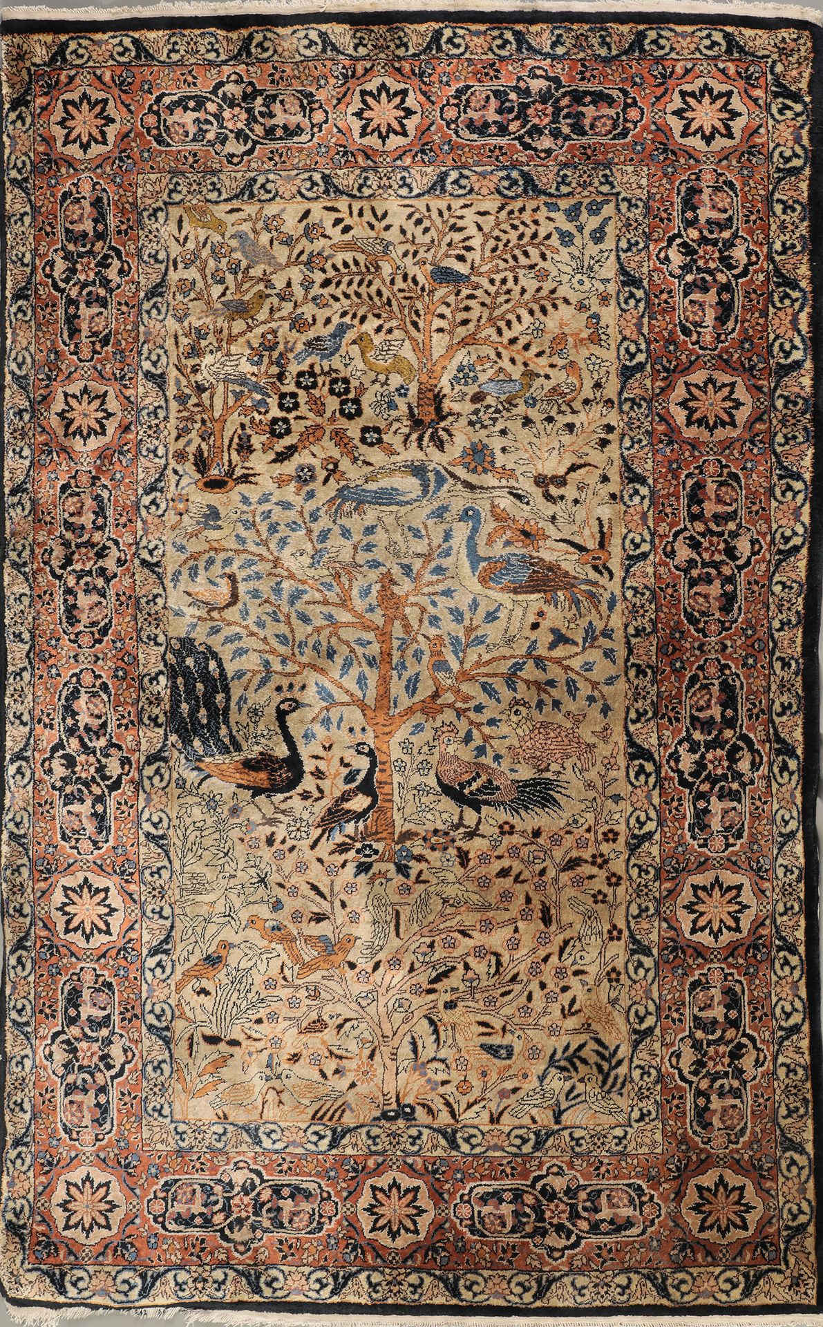 Null KIRMAN AFSHAR地毯，鸟和几何图案

几何图案

在一个蓝色的背景上

187 x 126 cm