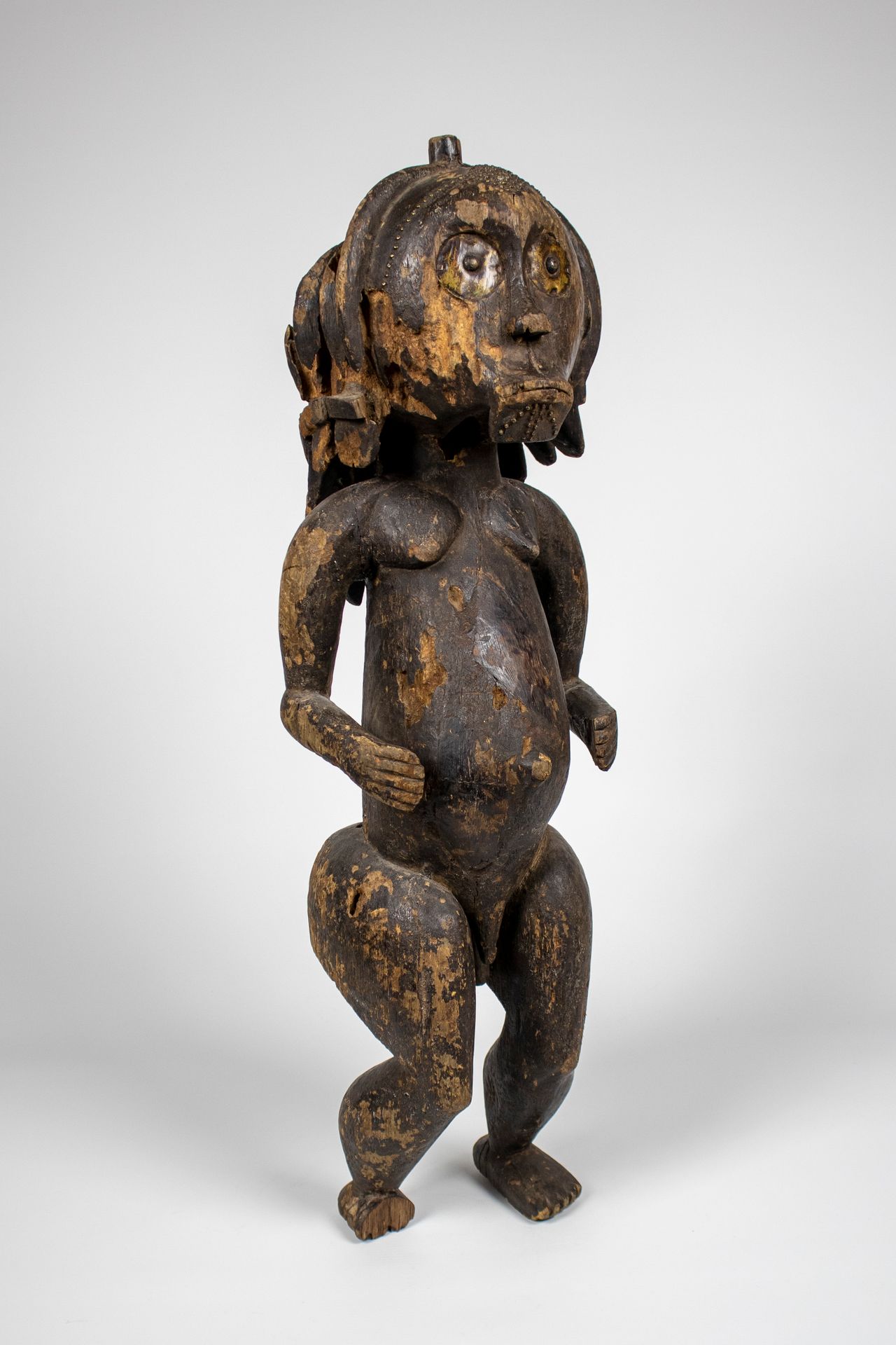 Null Fang statue, Gabon. Wood, brass H.74cm