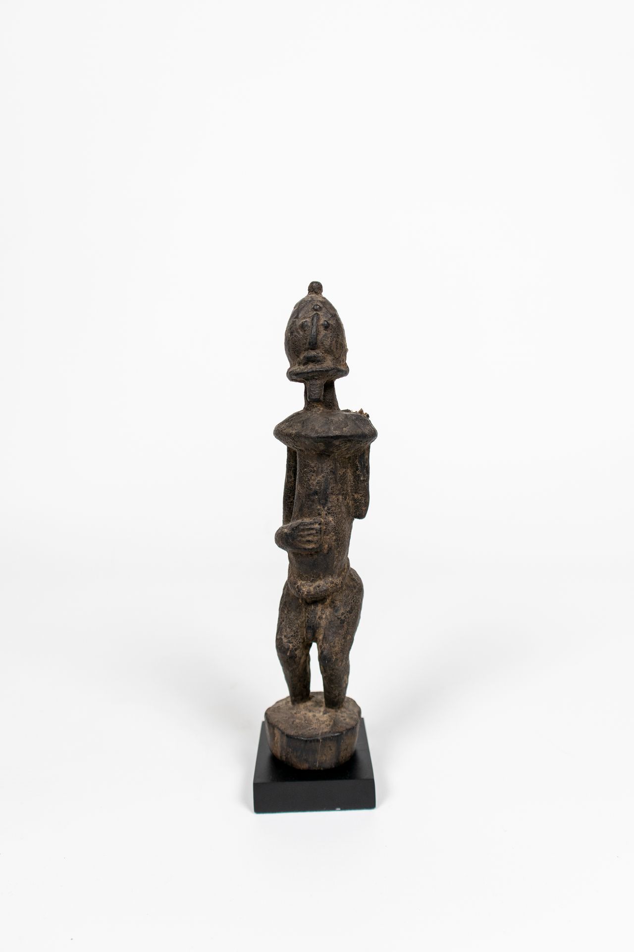 Null Dogon-Statuette, Mali. Holz, krustige Patina H.23cm