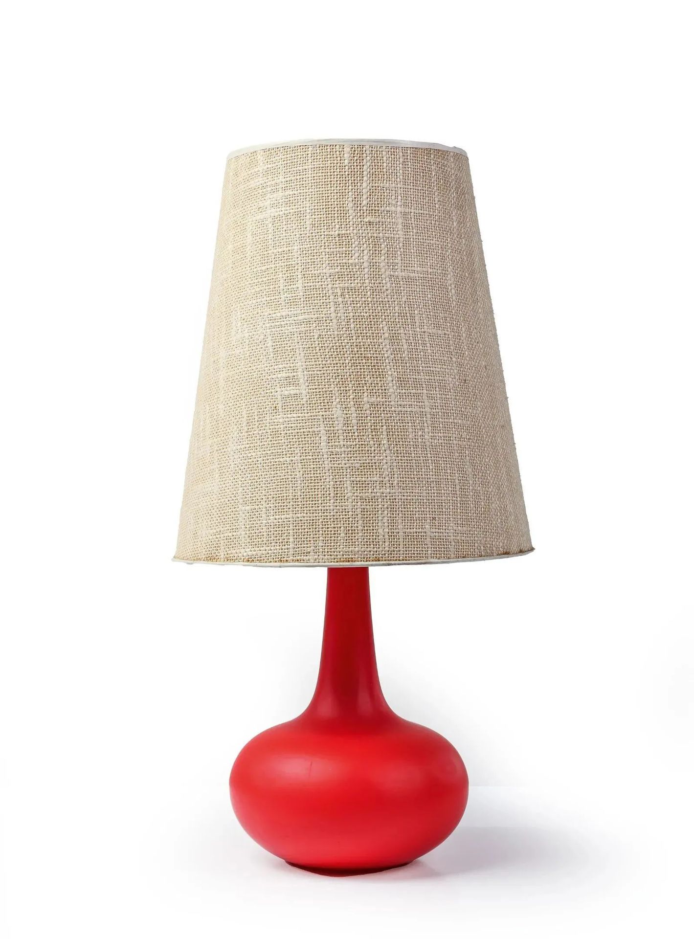 Null 
Lampe de table en verre rouge
Modèle de Holmegaard
Travail Danois des annè&hellip;