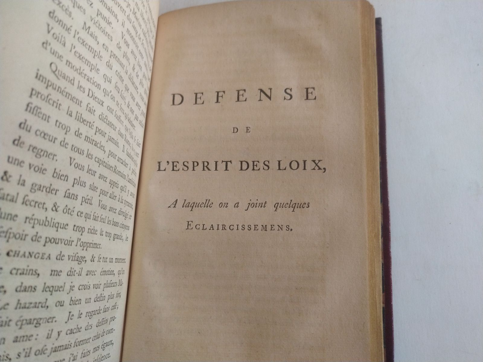 Null 孟德斯鸠--关于罗马人的伟大和颓废的原因的思考



爱丁堡，1751年。8开本，以全红马洛基语装订。孟德斯鸠的重要作品，在书末完成了对三年前出版的《&hellip;
