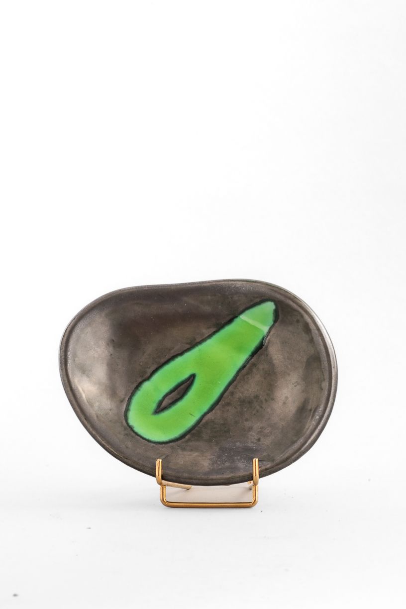Null 丹尼斯和彼得-奥兰多（1921-2009）-（1921-2017）_x000D_

带绿色装饰的黑色釉面陶瓷盘，已签名_x000D_ 15x3 cm
&hellip;