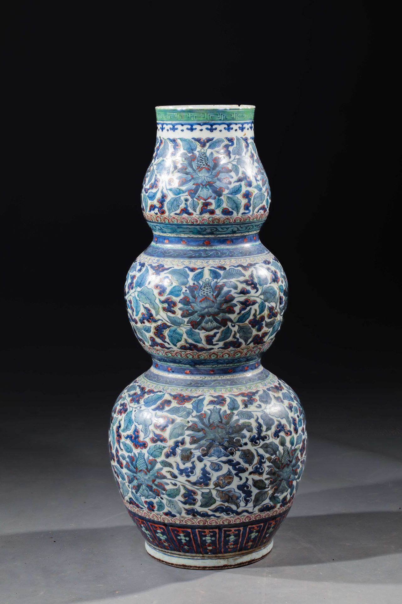 Null Porcelain vase with polychrome floral decoration, in the form
of a double c&hellip;
