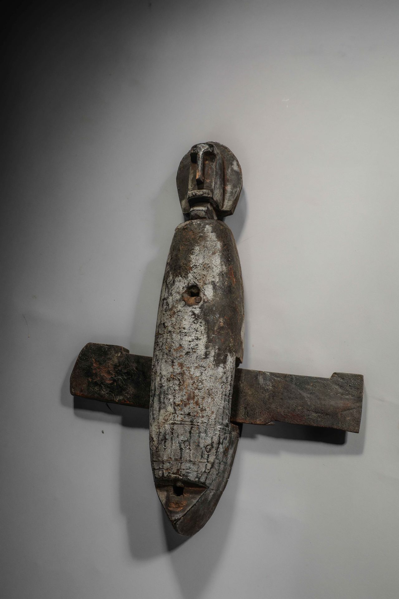 Null Serratura di porta Bambara, Mali,

Legno, patina d'uso,

 H.40cm / L.30cm