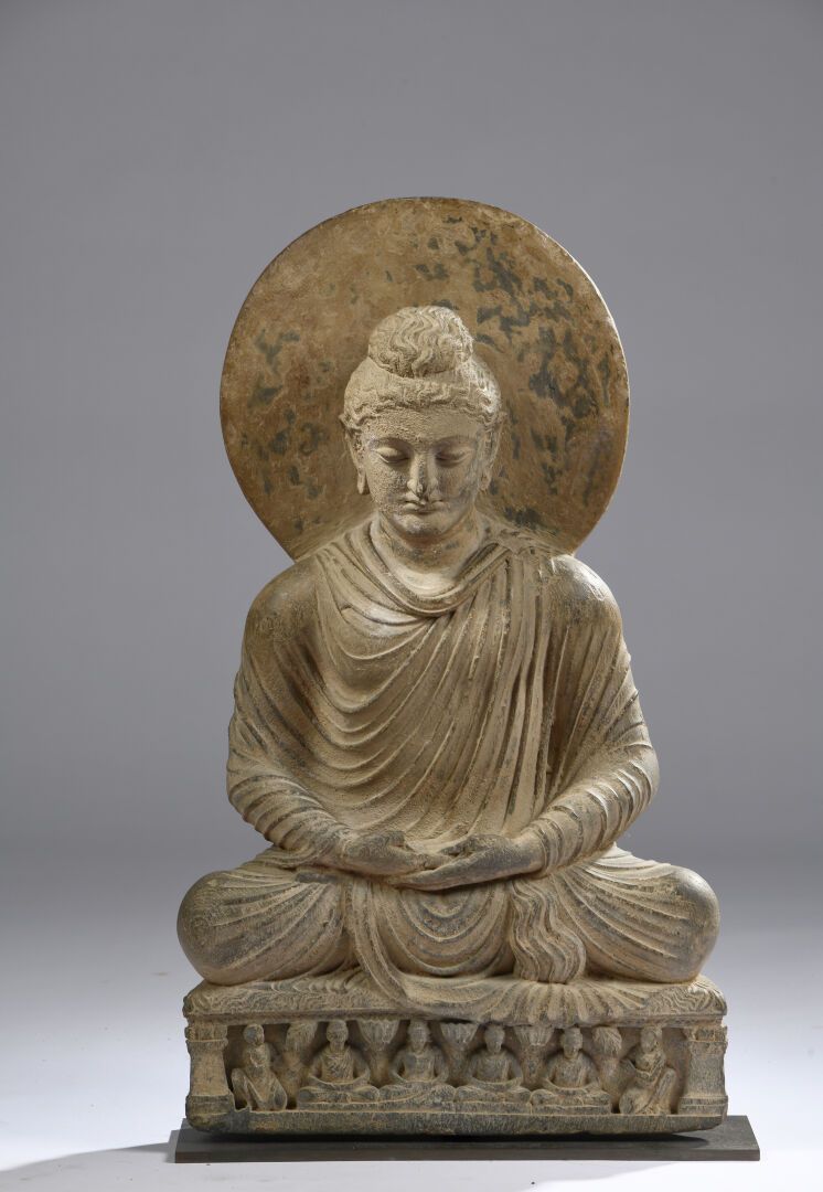 Null Buda tallado en esquisto gris. Arte greco-budista gandhariano, siglos III-I&hellip;