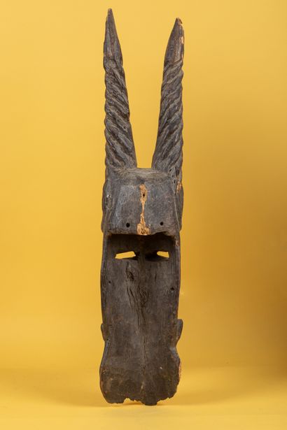 null Tchad, travail colonial
Sculpture en bois noir figurant une tête de femme à...