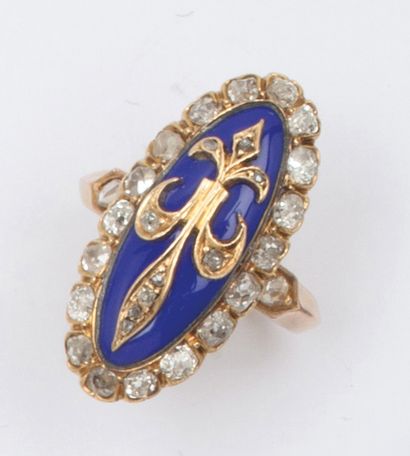 null Bague «?Navette?» en or jaune, ornée d’une fleur de lys sur fond émaillé bleu...