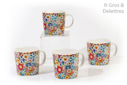 null Takashi Murakami. Suite de quatre tasses en porcelaine à décor polychrome de...