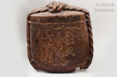 null Enseigne en bois sculpté représentant un tonneau de sake, dont le nom, inscrit...