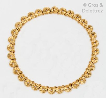 null BOUCHERON - Partie de parure en or jaune comprenant d’un collier souple, composé...