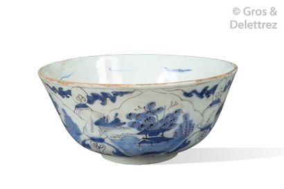 null England, probably Bristol Large English Delftware earthenware bowl with blue...