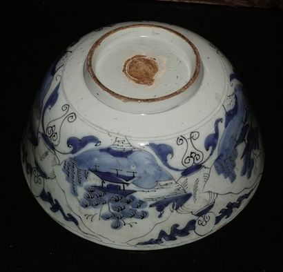 null England, probably Bristol Large English Delftware earthenware bowl with blue...