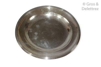 Round plain silver dish with thread moulding,...