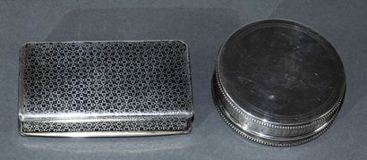 null Rectangular snuffbox in niello silver representing the Dome of Milan. Round...
