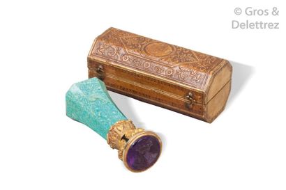 Stamp, the handle with cut sides in turquoise...