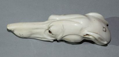 null Cane knob in the shape of a greyhound's head in carved ivory, eyes in glass....