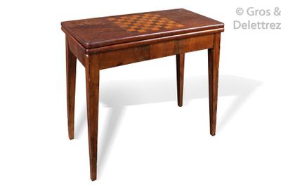 null Mahogany veneer game table with a wallet tray inlaid with a chessboard. Around...