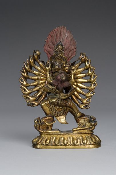 Tibet, XXe siècle 
Sujet en bronze doré représentant...