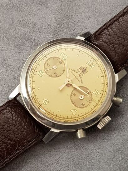 null SADA CHRONOGRAPHE vers 1950

Montre acier, bracelet cuir, fonction chronographe...