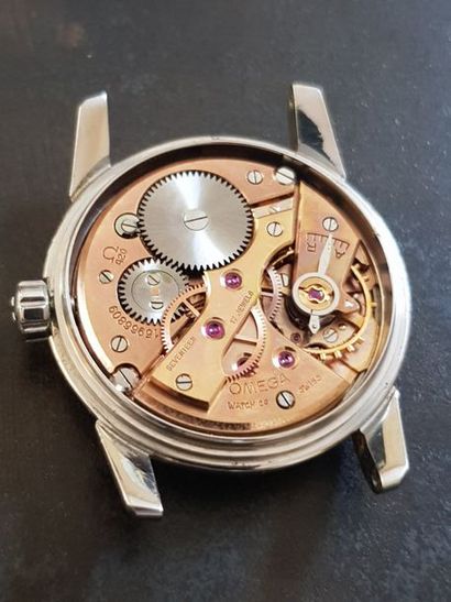 null OMEGA SEAMASTER vers 1950

montre acier, bracelet cuir, mouvemnet mécanique...