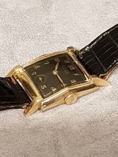 null GRUEN vers 1950

Montre goldfilled et fond acier de fabrication USA, bracelet...