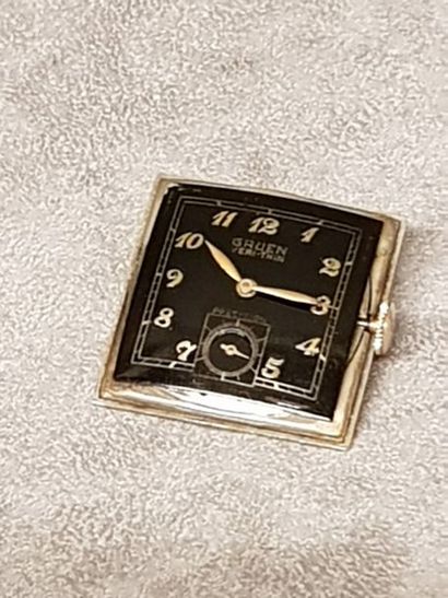 null GRUEN vers 1950

Montre goldfilled et fond acier de fabrication USA, bracelet...