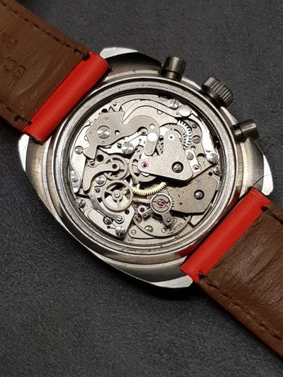 null LIP vers 1970

Montre acier, bracelet cuir, fonction chronographe avec compteur...