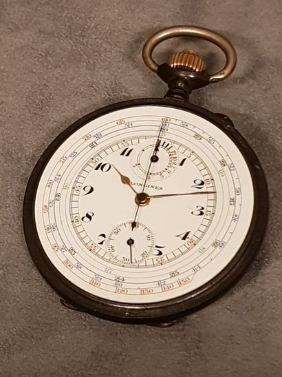 null LONGINES VERS 1910/20

Montre de poche en acier bruni, fonction chronographe,...