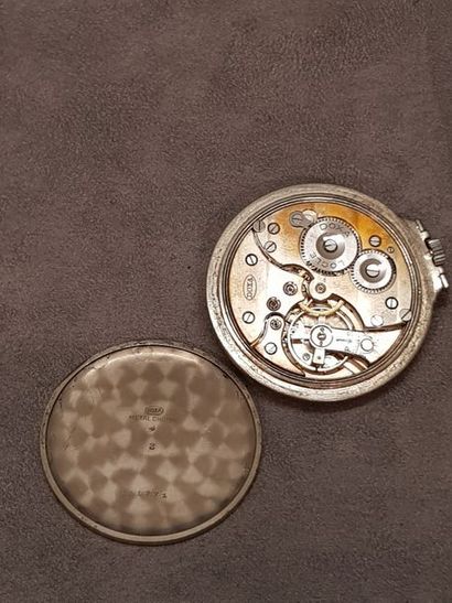 null DOXA vers 1930

Rarissime montre de smoking à heure sautante en métal chromé,...