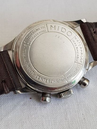 null MIDO MULTICENTER CHRONO vers 1950

Montre acier de fabrication suisse, bracelet...