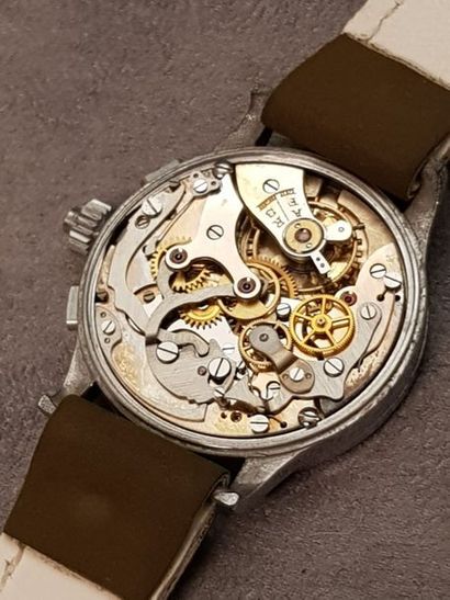 null ANONYME vers 1930

Montre métal chromé fab suisse, bracelet cuir, fonction chronographe...
