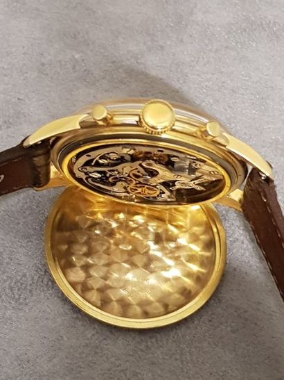null CORTEBERT SPORT vers 1940

Montre or jaune 0,750 fabrication suisse, bracelet...