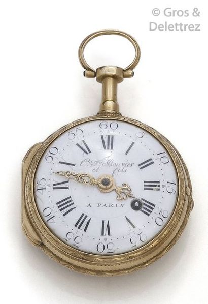 null Yellow gold pocket watch, round dial with geometric frieze, white case with...