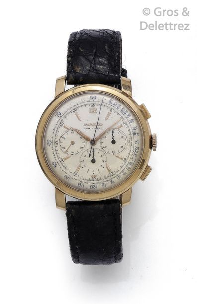 MOVADO Around 1950 - Pilot chronograph with large opening in yellow gold and clipped...