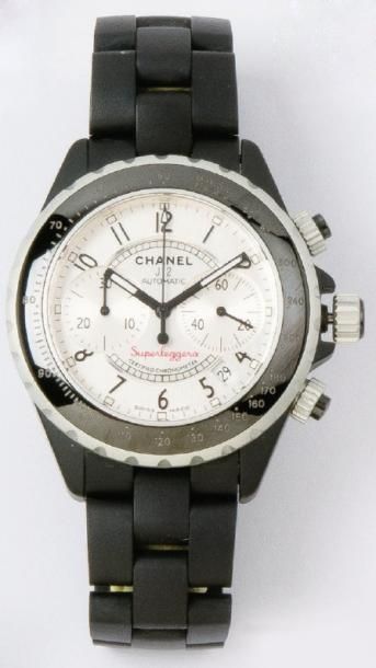 CHANEL « J12 Superleggera » - Bracelet montre chronographe en aluminium et caoutchouc...
