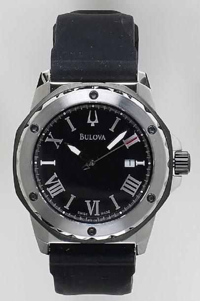 BULOVA Montre de poignet en acier. Cadran noir à chiffres romains. Date. Fond saphir....