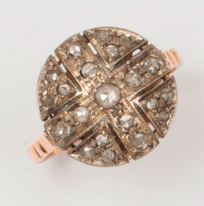 null 14K yellow gold and silver ring, set with a circular pattern paved with rose-cut...