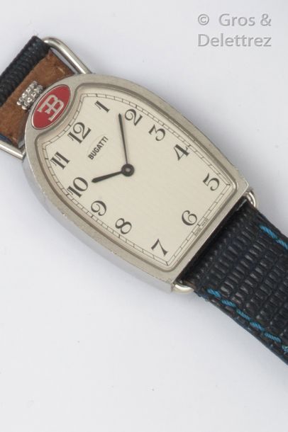 BUGATTI Vers 1990 - Belle montre bracelet en acier reprenant la fameuse forme de...