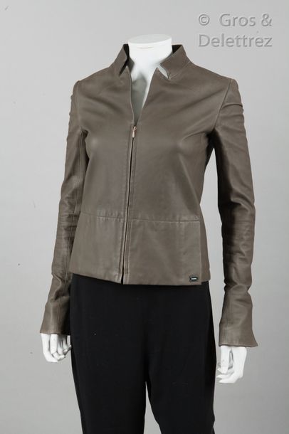 CHANEL *Zipped jacket in olive vegetable leather, small notched collar, two pockets,...