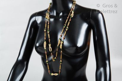 CHANEL par Robert Goossens Circa 1960

*Double-row necklace with gold-plated metal...