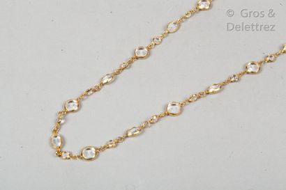 CHANEL par Karl LAGERFELD Circa 1990 *Gold plated metal chain necklace interspersed...