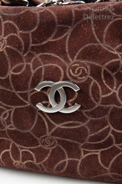 CHANEL Circa 2004 *Brown suede calf leather bag 27cm embossed with a pattern of camellias,...